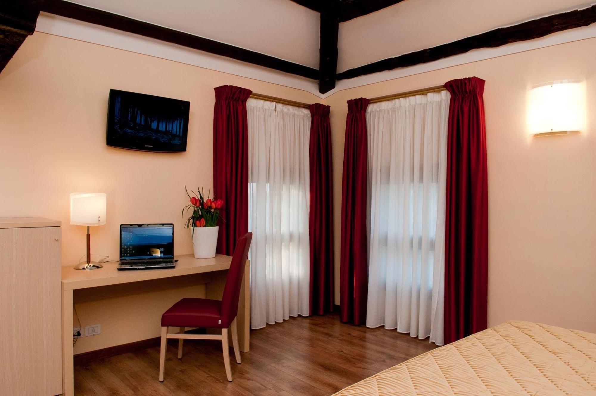 Hotel Villa Maternini Vazzola Phòng bức ảnh