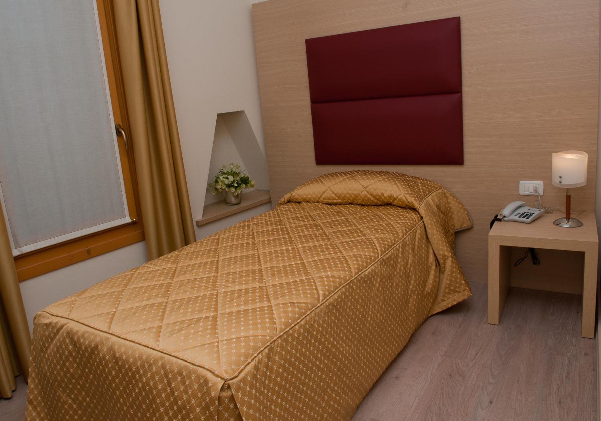 Hotel Villa Maternini Vazzola Phòng bức ảnh