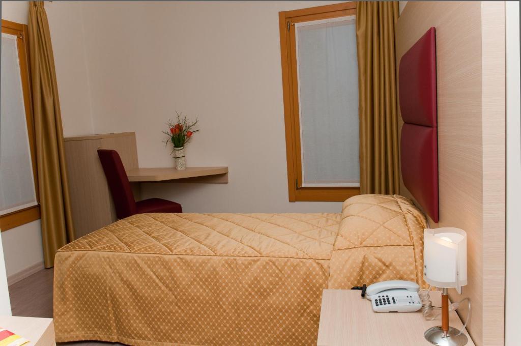Hotel Villa Maternini Vazzola Phòng bức ảnh